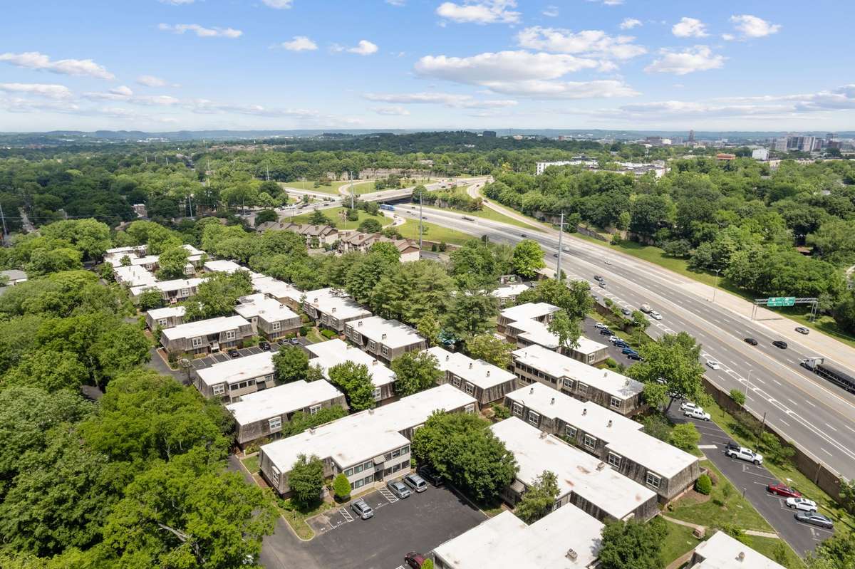 Minutes to downtown Nashville, approx. 20 minutes to the airport, and just down the road from Green Hills restaurants and retail, the location is exceptional.