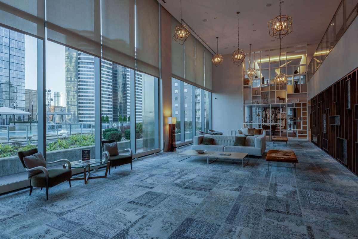 Whether meeting a friend, stealing a moment to yourself, or setting up a productive remote work space, you can enjoy the spacious accommodations available on the 7th floor!