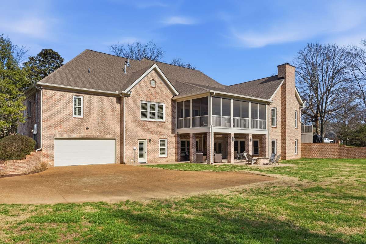 Lower level drive with ample turn around space