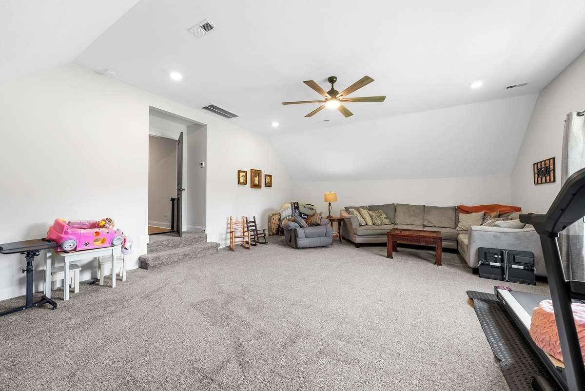 Flexible bonus room! Perfect as a 5th bedroom, office, workout room, or creative space.