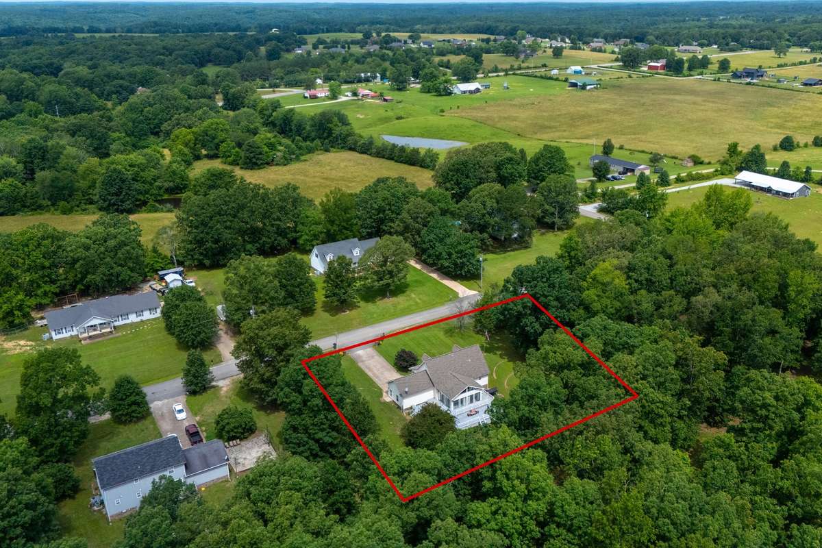 Property lines are for illustration purpose only and may not be accurate. Please see official records for actual property lines.