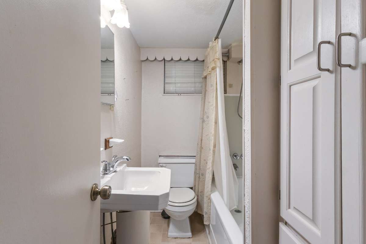 Downstairs (basement) bathroom