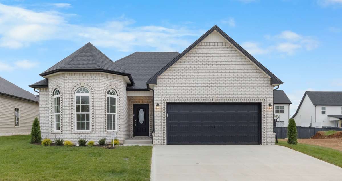 Sample photos of home plan ONLY. Finishes may vary.
