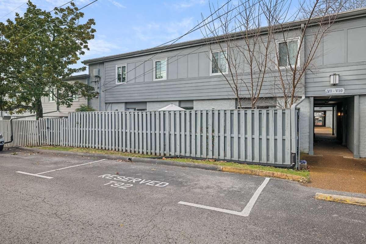 This reserved space (T92) right next to the building entrance is all yours! There is also lots of visitor parking