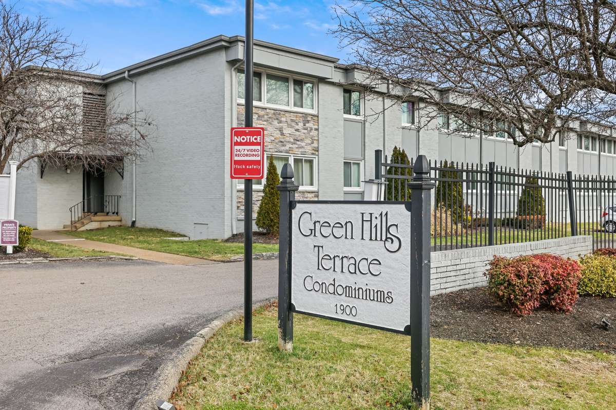 We know you'll really enjoy living in this pretty condo