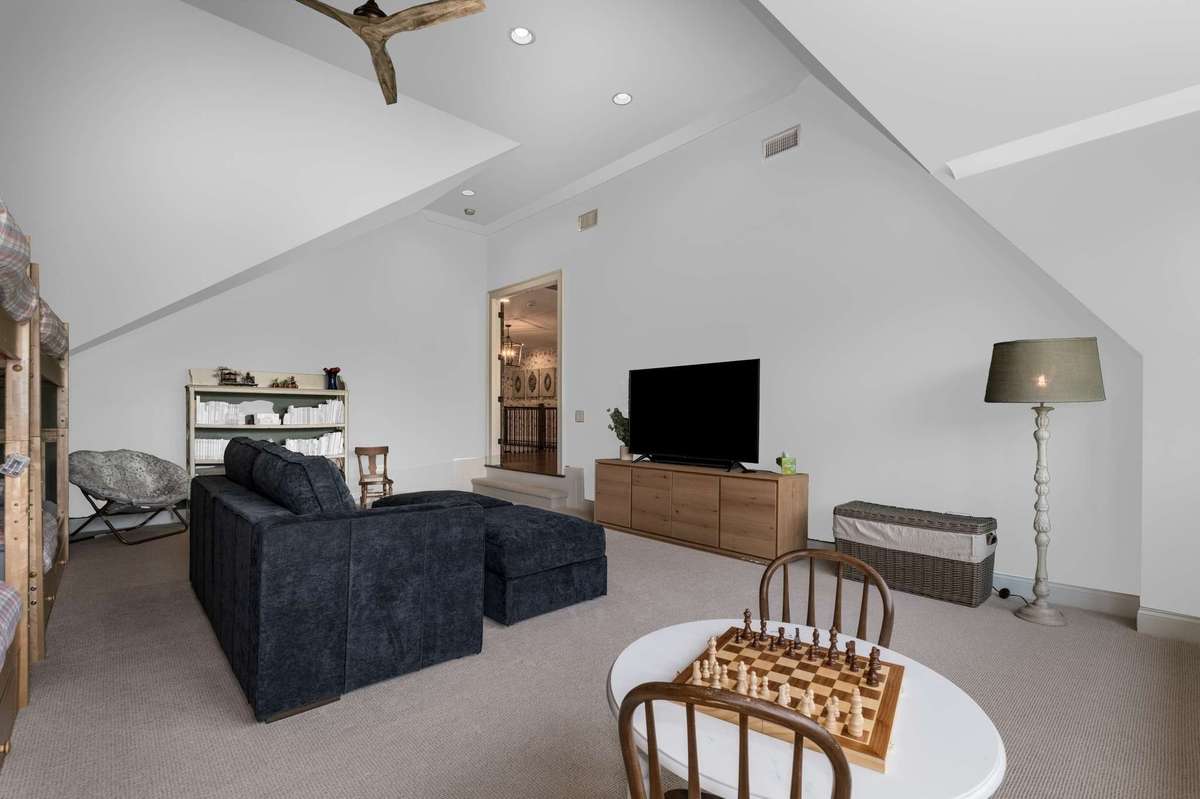Virtually painted walls