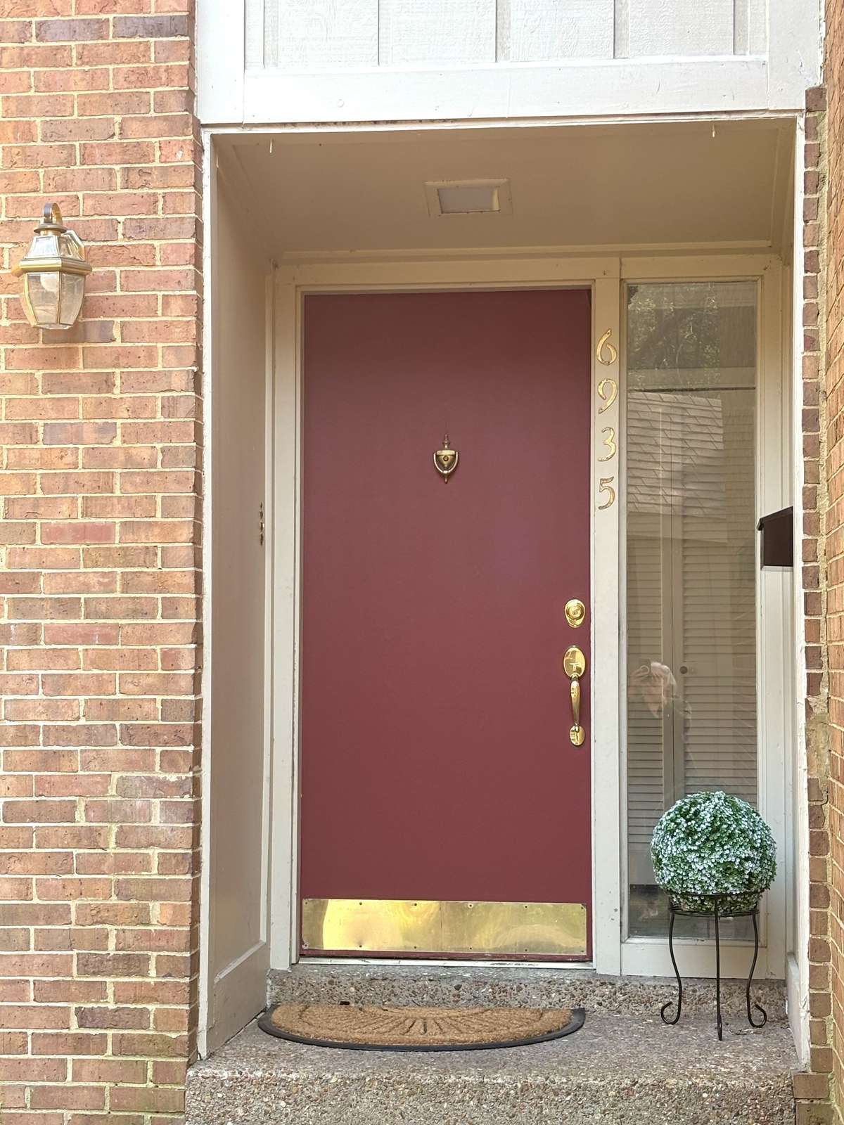 Welcome home to 6935 Harpeth Glen!