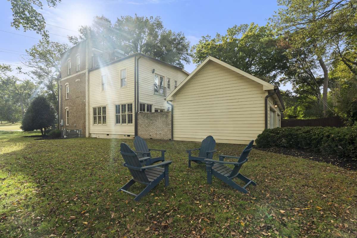 LOTS of green space to chip golf balls, relax & unwind, entertain, picnic - endless possibilities