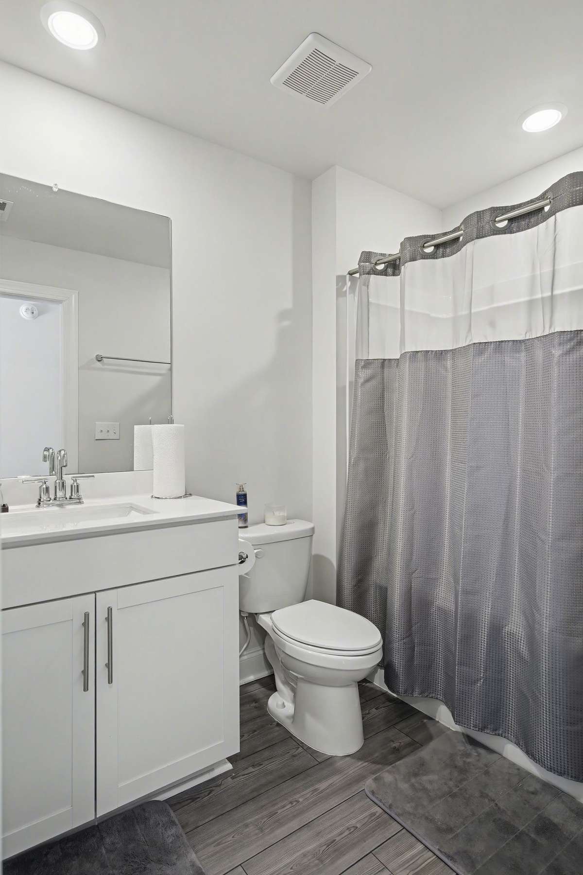 Full Bathroom for bedrooms 1 & 2.