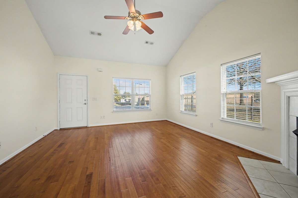 Lot's of windows allow lot's of sunshine inside.