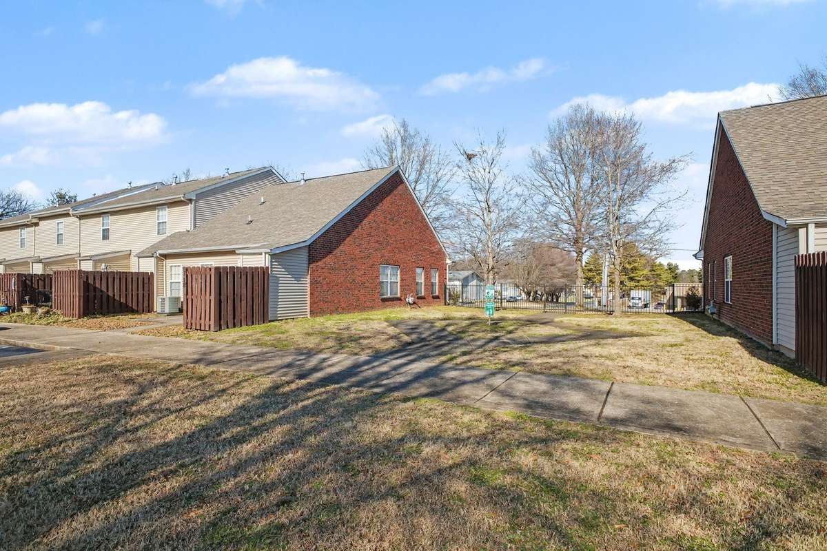 Live a stress free lifestyle with no yard work and minimal maintenance and upkeep.  Amazing location.