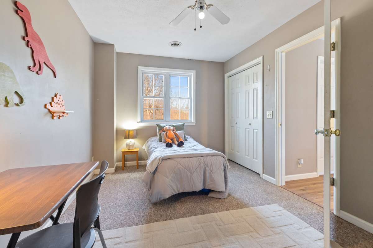 Upstairs Bedroom 2