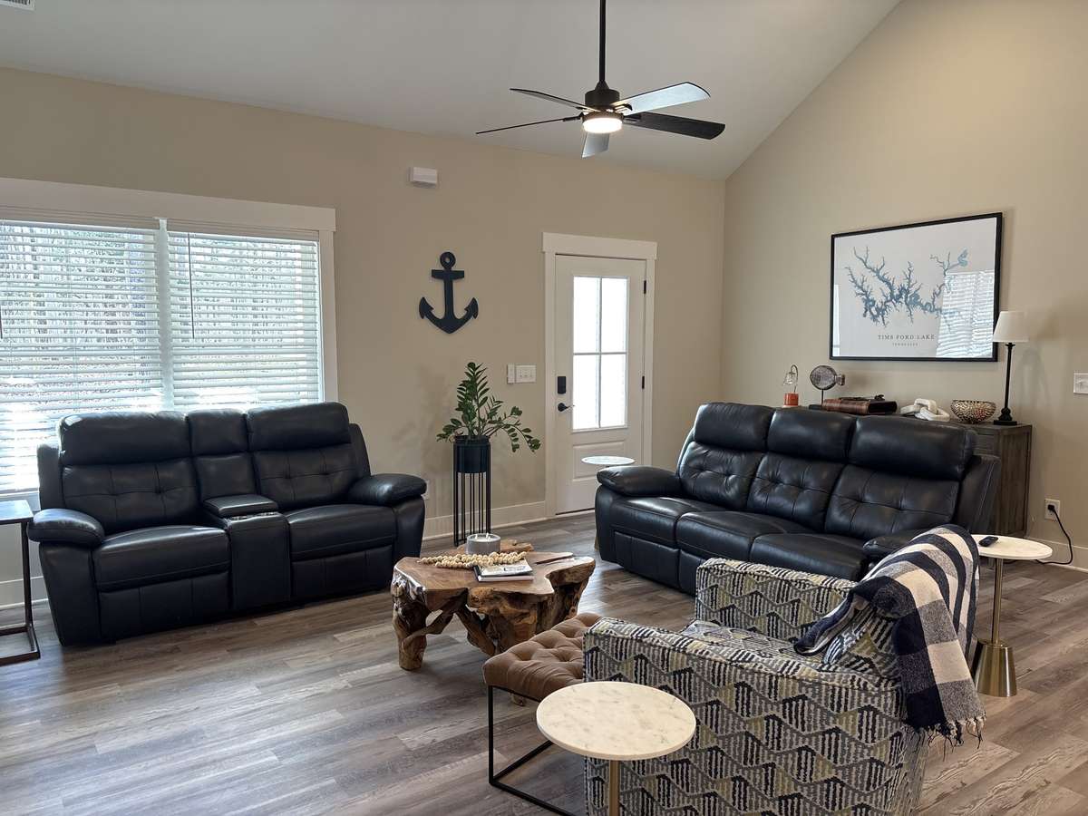 Spacious Great Room w/Cathedral Ceiling