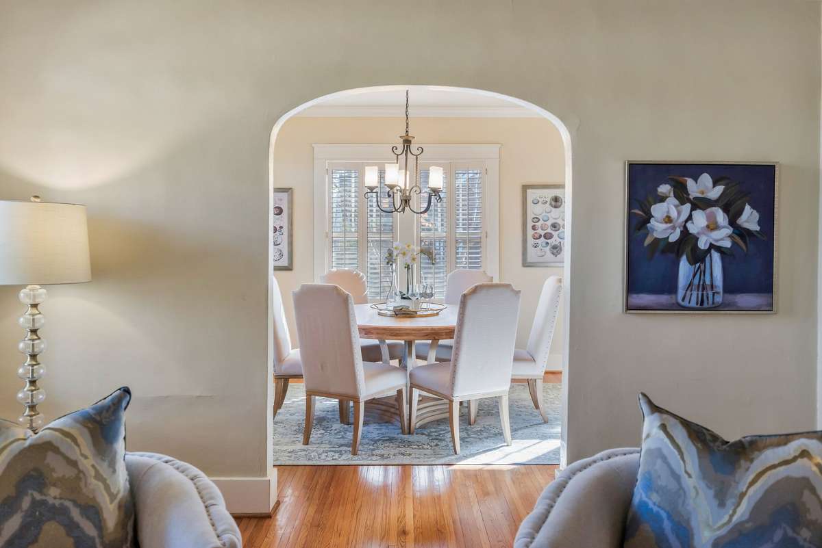 Arched Doorway into Dinning Room