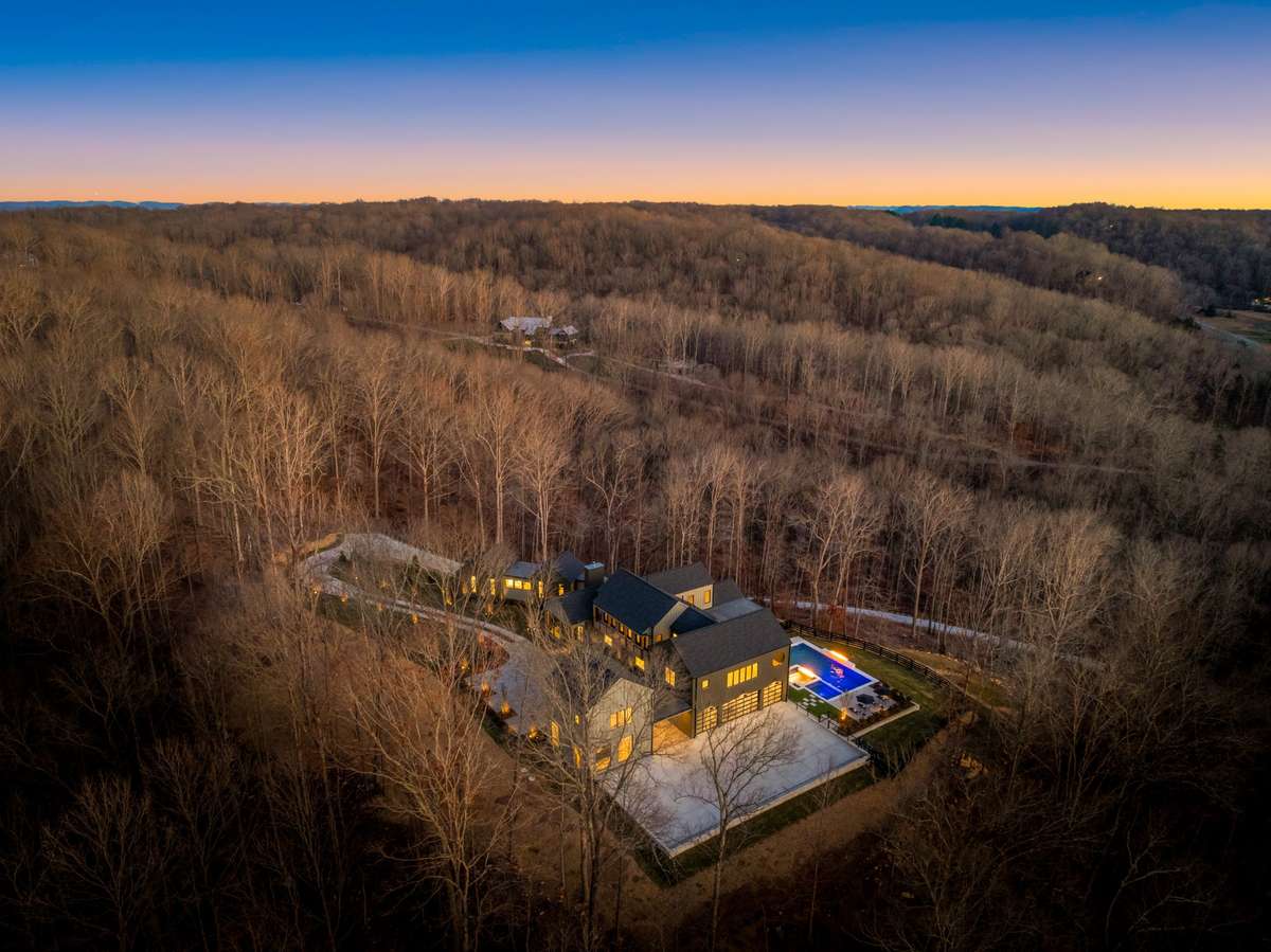 A private estate surrounded by nothing but Tennessee landscape.