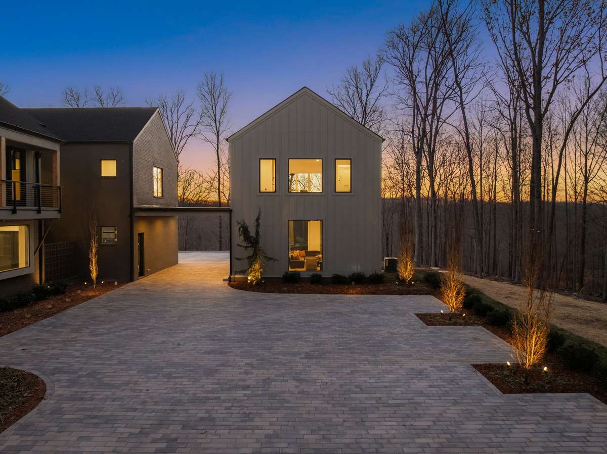 A 1,200 SF detached accessory dwelling offering privacy, flexibility, and guest accommodations.