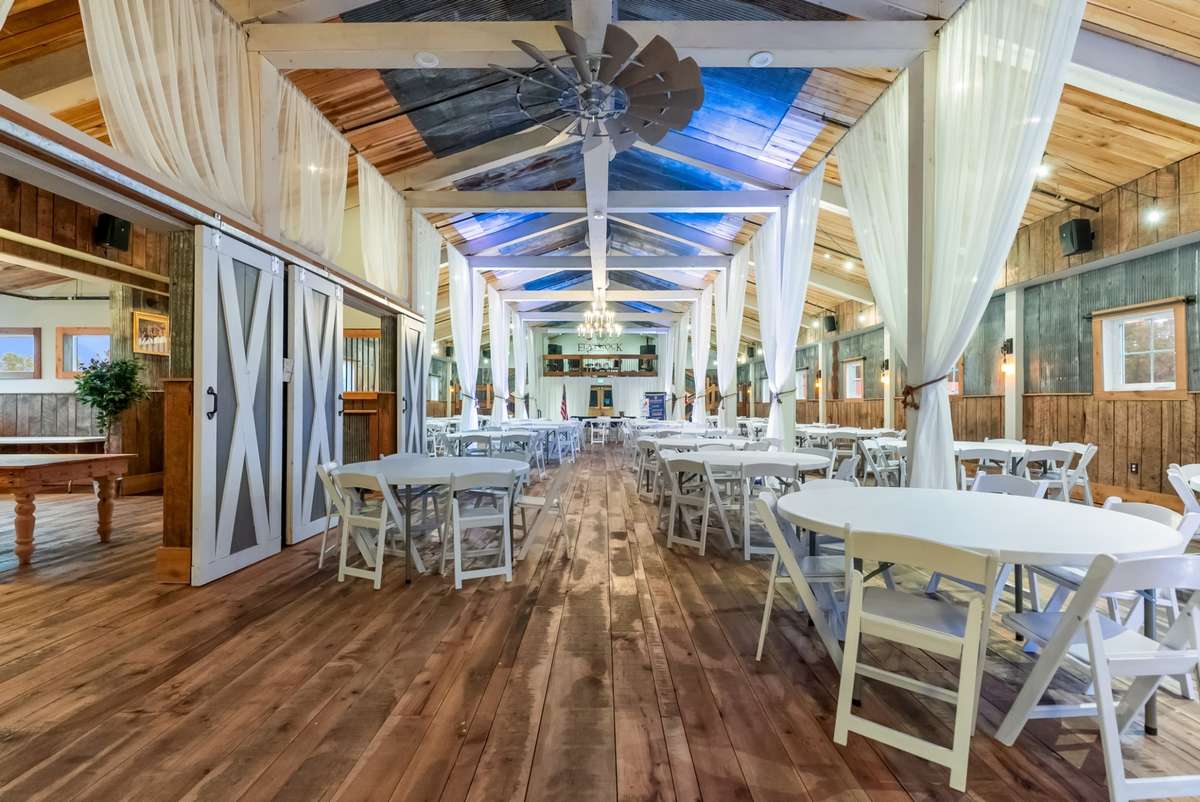 1190 W Ellington Pky Event Barn