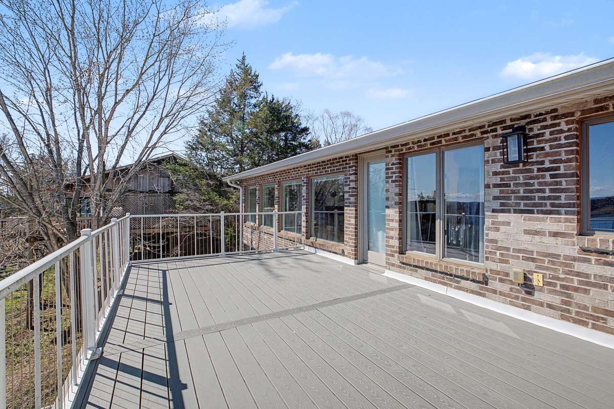 Deck off master bedroom