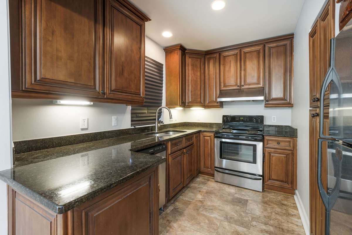 Kitchen with all appliances remaining