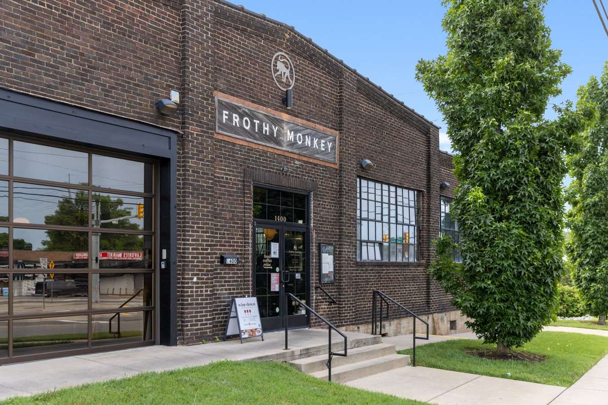 Frothy Monkey and other coffee shops and within a 5 to 10-minute brisk walk on a lovely spring day