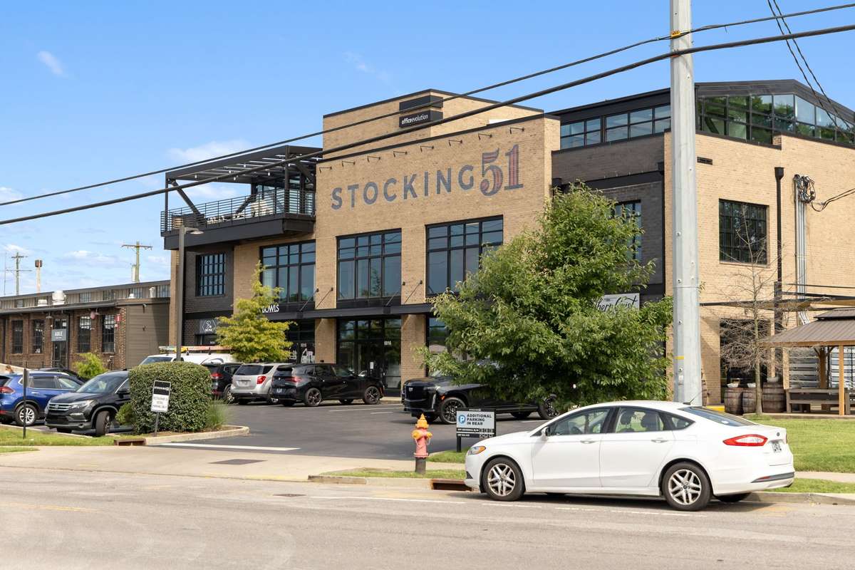 Silo is walkable to several area restaurants, bars, coffee shops, and retail