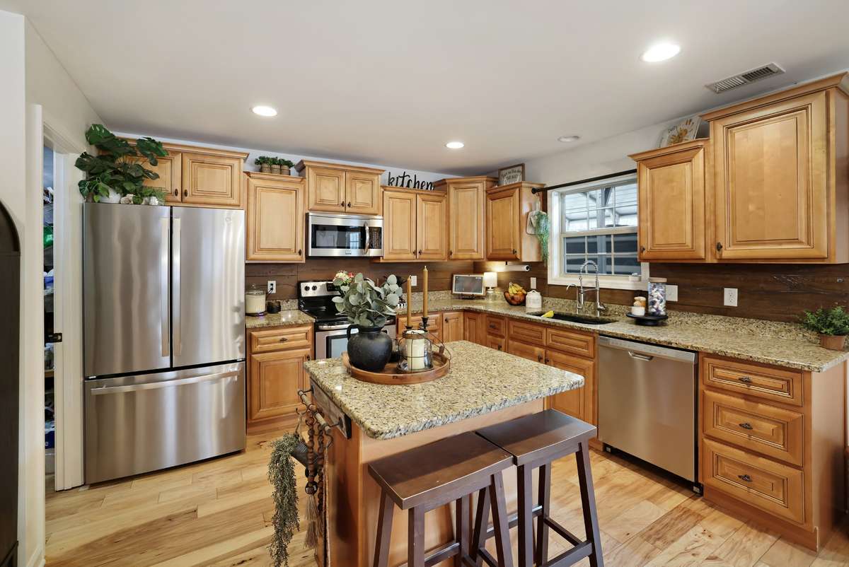 French door stainless refrigerator included!