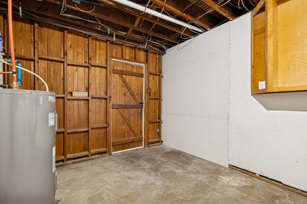 Utility Room (Basement)