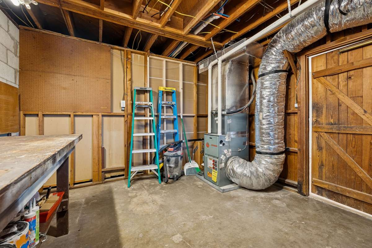 Workshop (Basement)