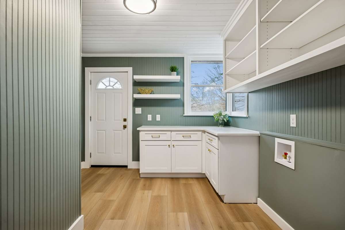Laundry & Mudroom