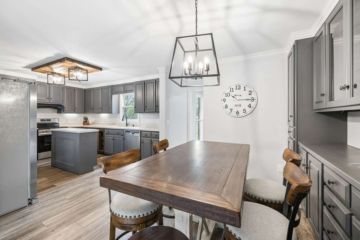 New Light Fixtures & Cozy Kitchen Dining