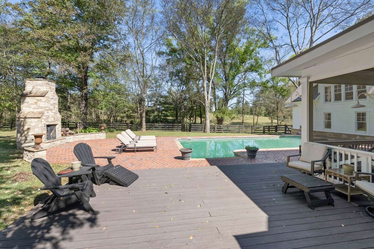 You and your family and friends will enjoy this large backyard pool.