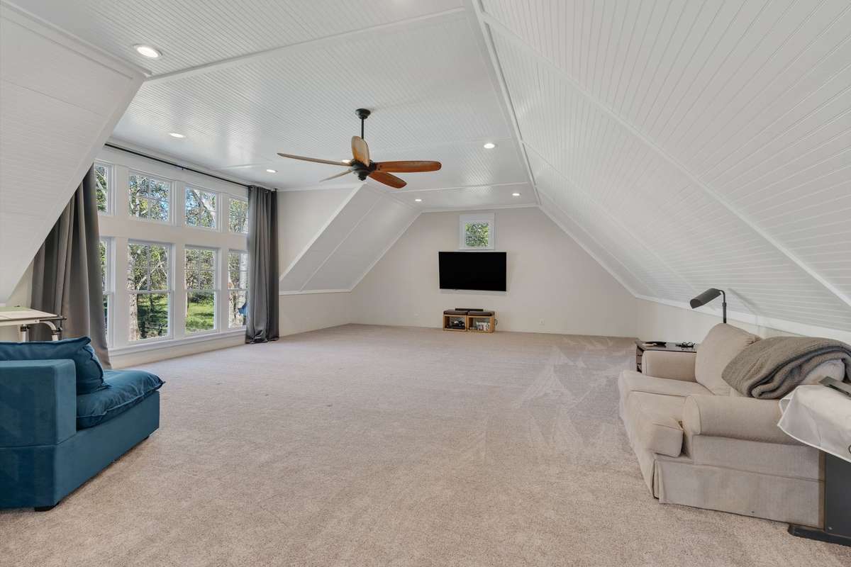 Large and fun bonus room with great views.