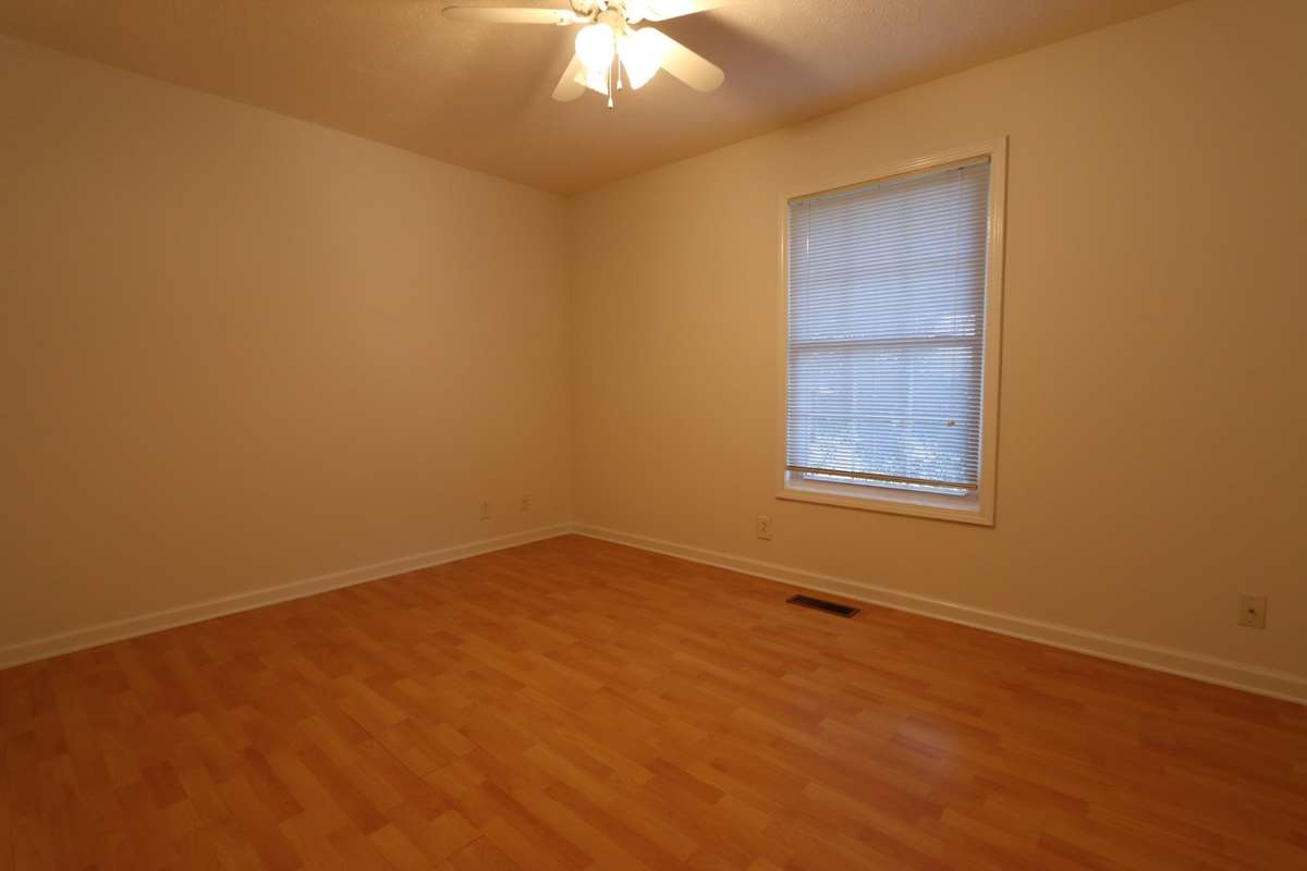 10 x 13 Bedroom with Large Closet and Ceiling Fan