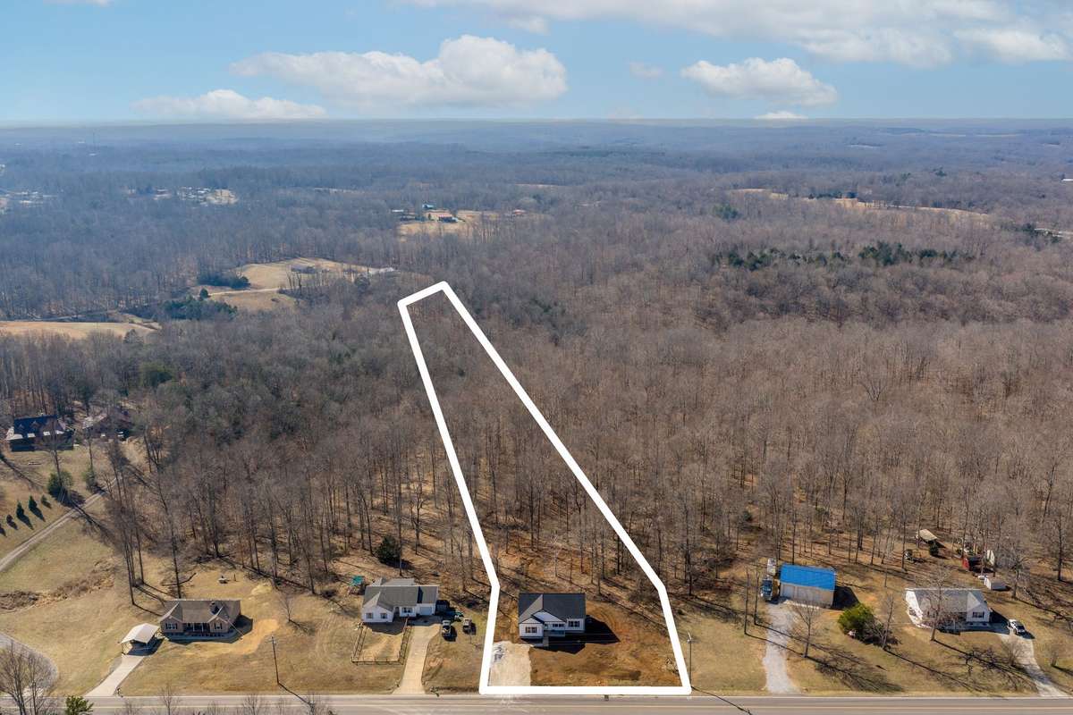5 Gorgeous Acres+/-!!!!
* Note: White Lines are Approximation by Photography Company. Rely on Actual Survey and Legal Description Only for Exact Property Lines.