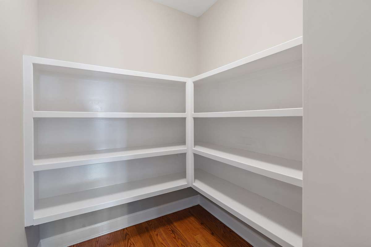 Walk in pantry