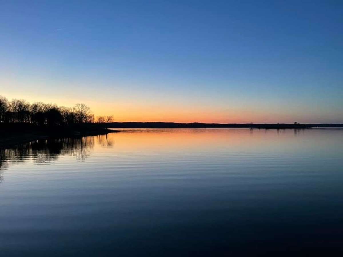 Kentucky Lake and beautiful views a short walk away.