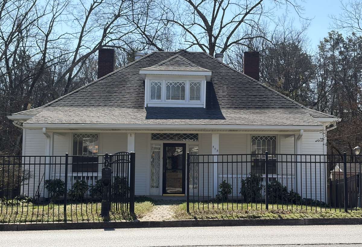 Fully fenced front yard