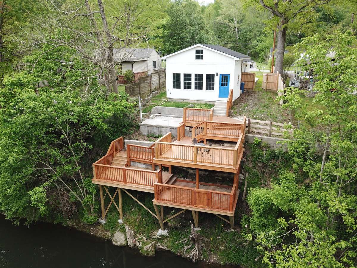 Welcome to 240 Fredonia Road in Manchester, TN. Enjoy river living at its finest!