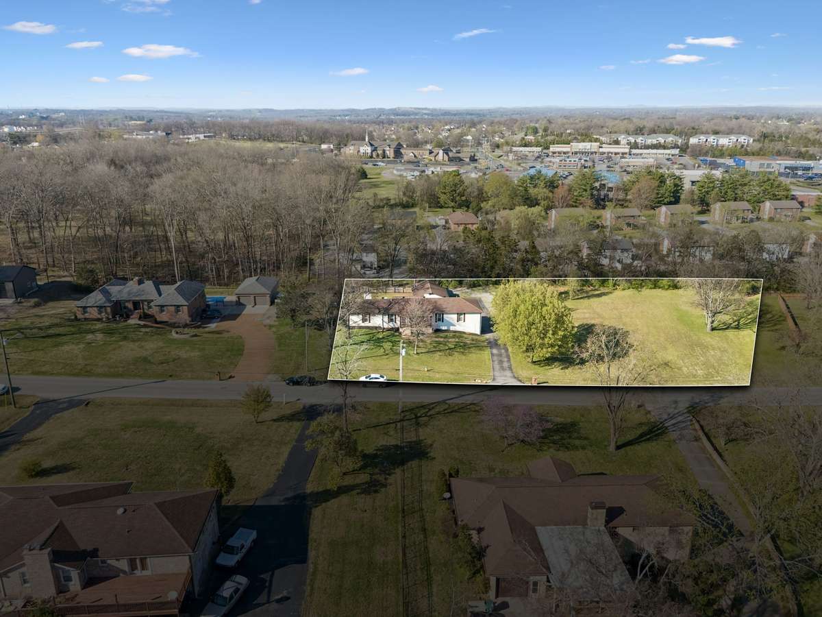 Private 1.5 Acre Lot & No HOA