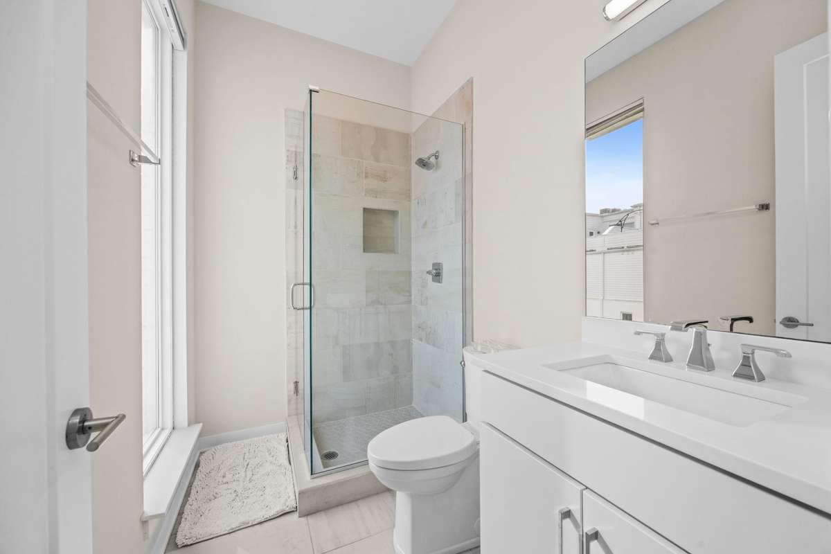 en suite bathroom #3