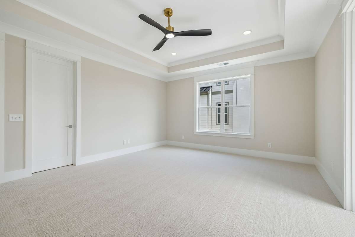 Upstairs 2nd Primary / Master Suite