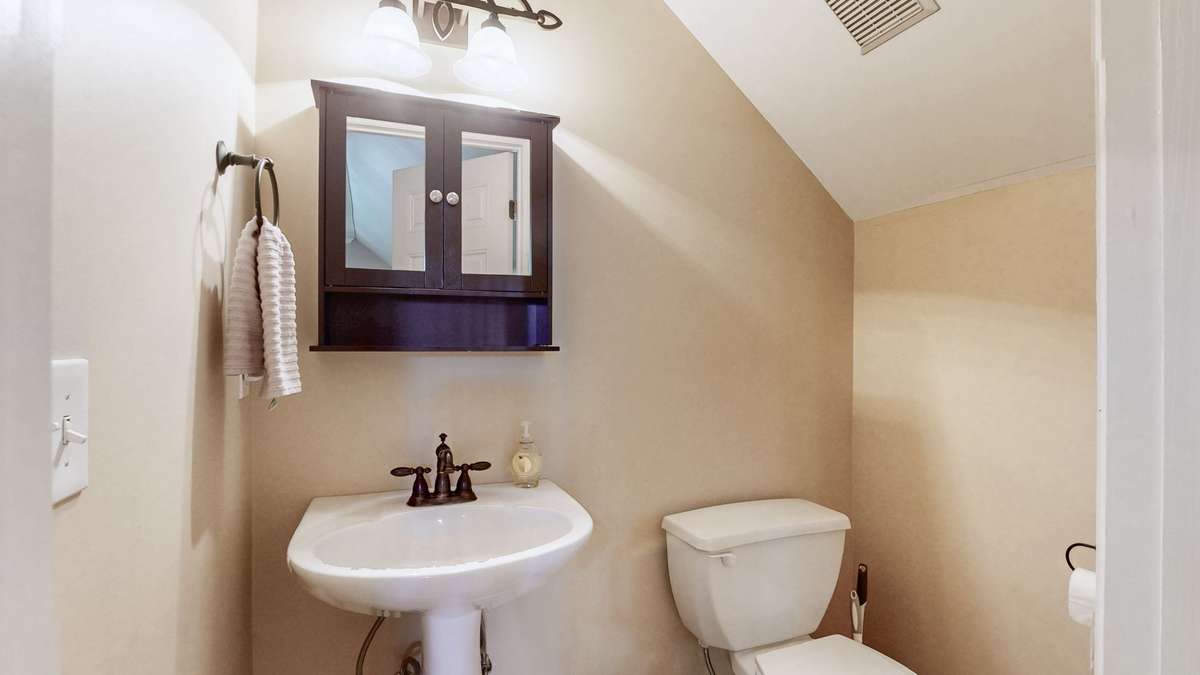 Half bathroom in Bonus Room