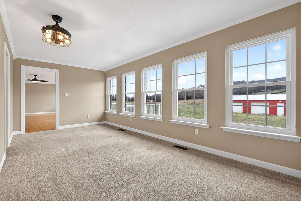 Den with full bath, could be used additional bedroom, office or craft room