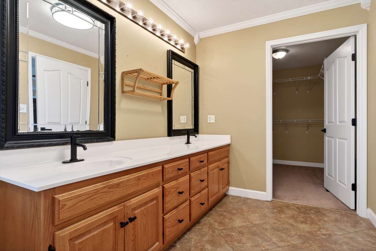 Primary bath with walk-in closet #2