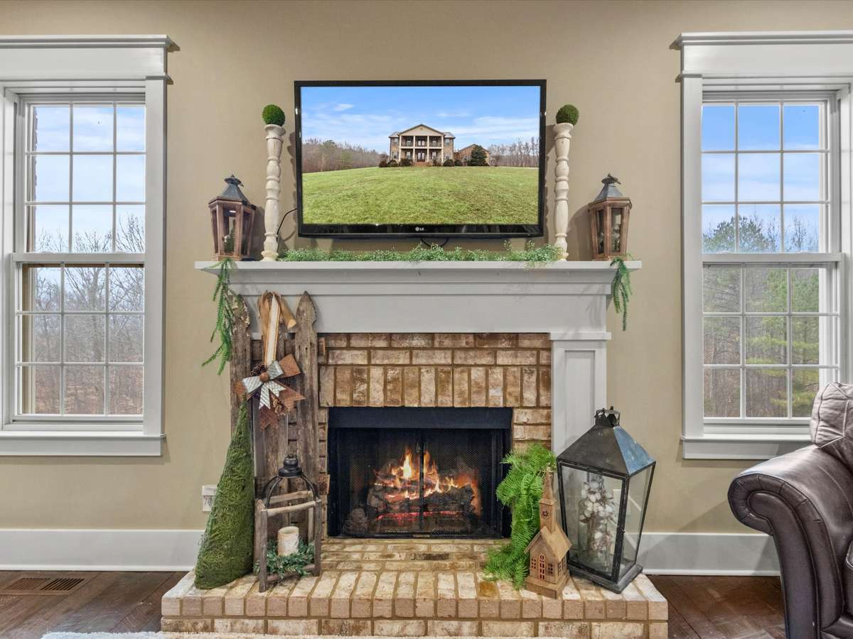 Gas Log fireplace