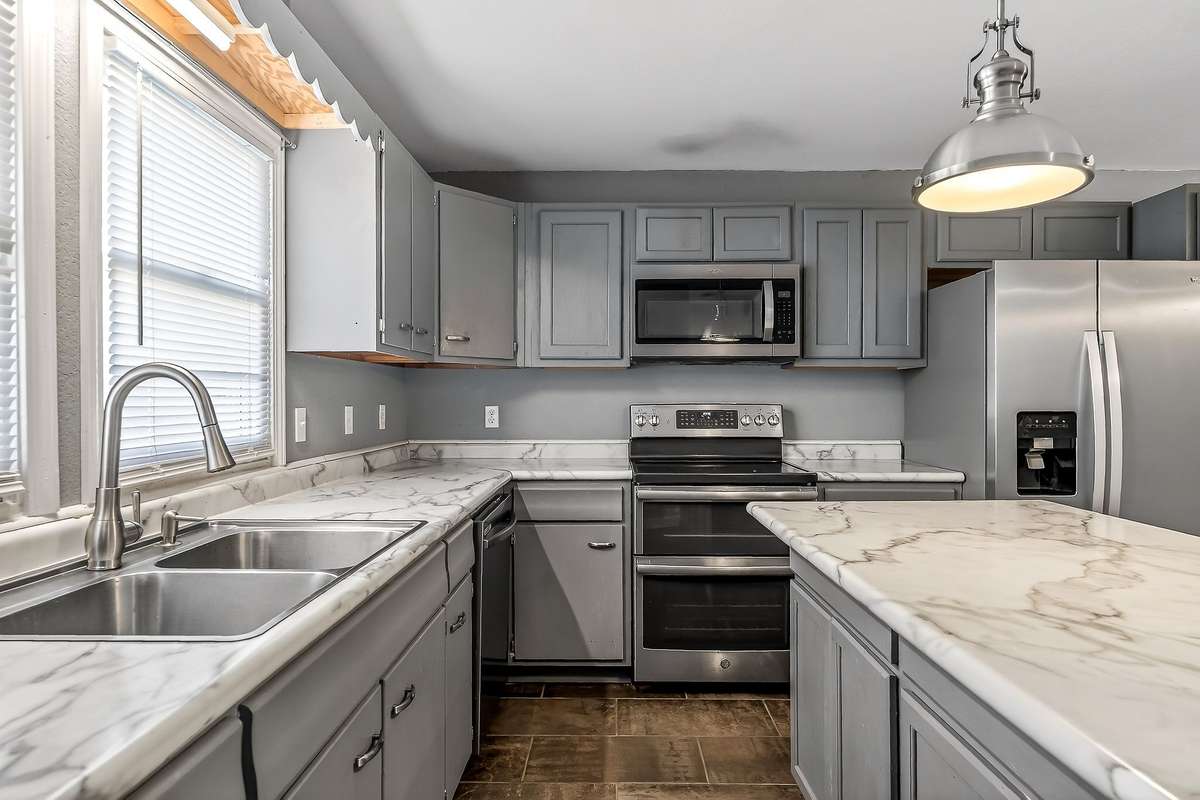 KITCHEN WITH LOTS OF CABINET SPACE