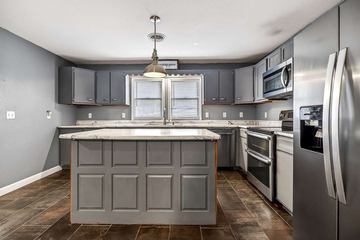 ALL STAINLESS-STEEL APPLIANCES