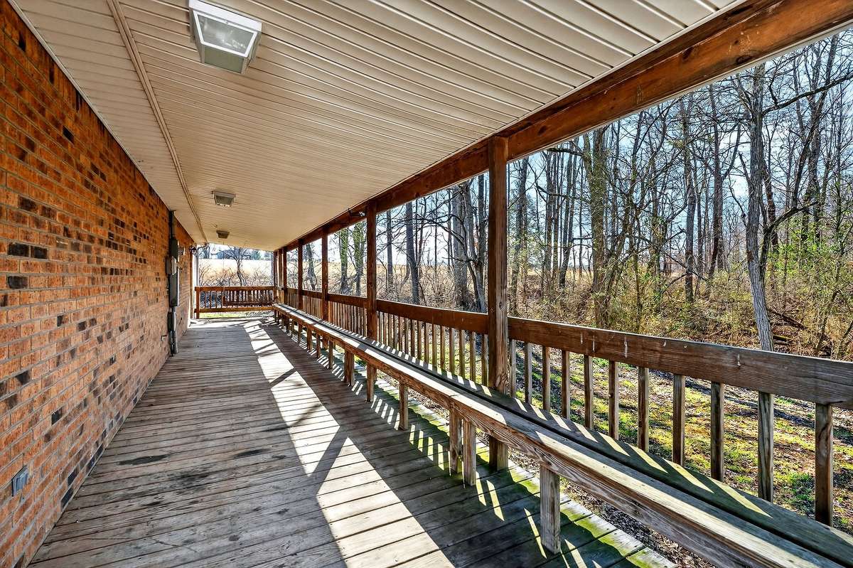 COVERED FRONT PORCH