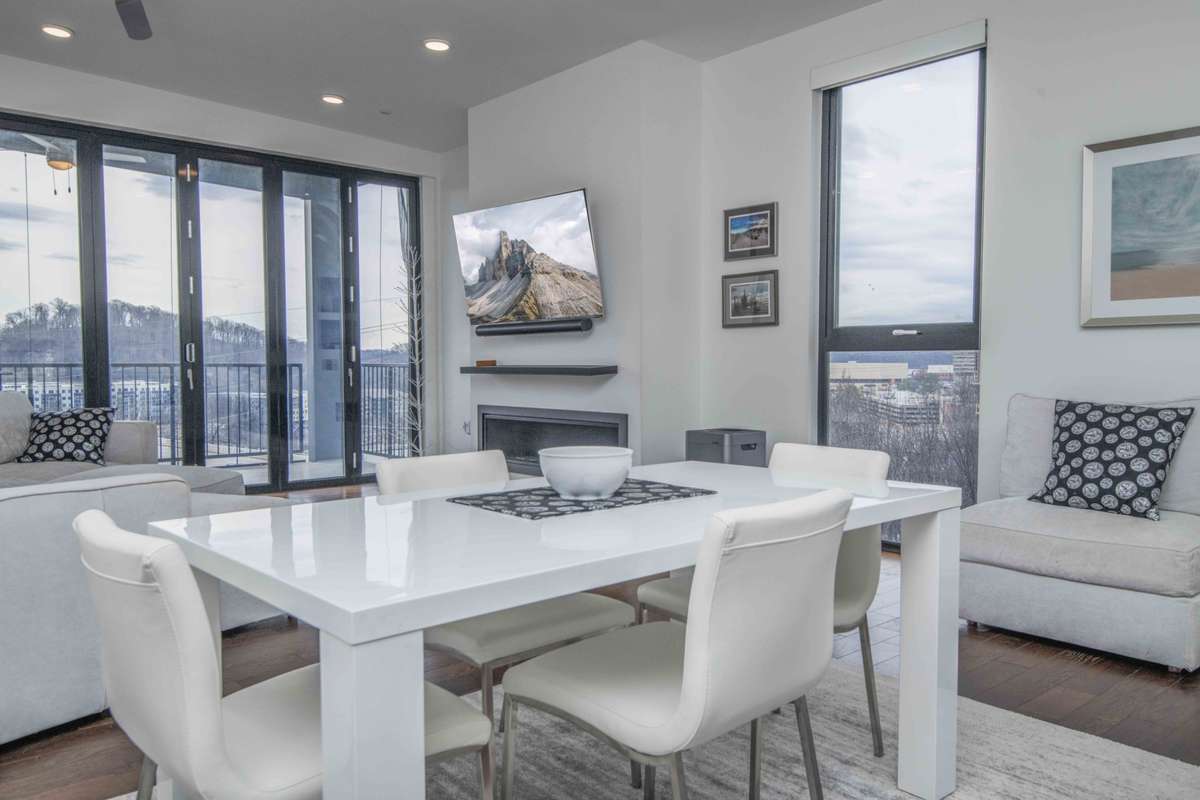 dinning area to open living area