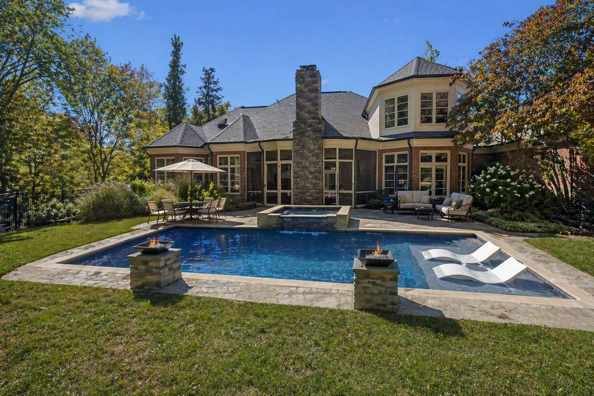 Pool virtually added for marketing purposes.